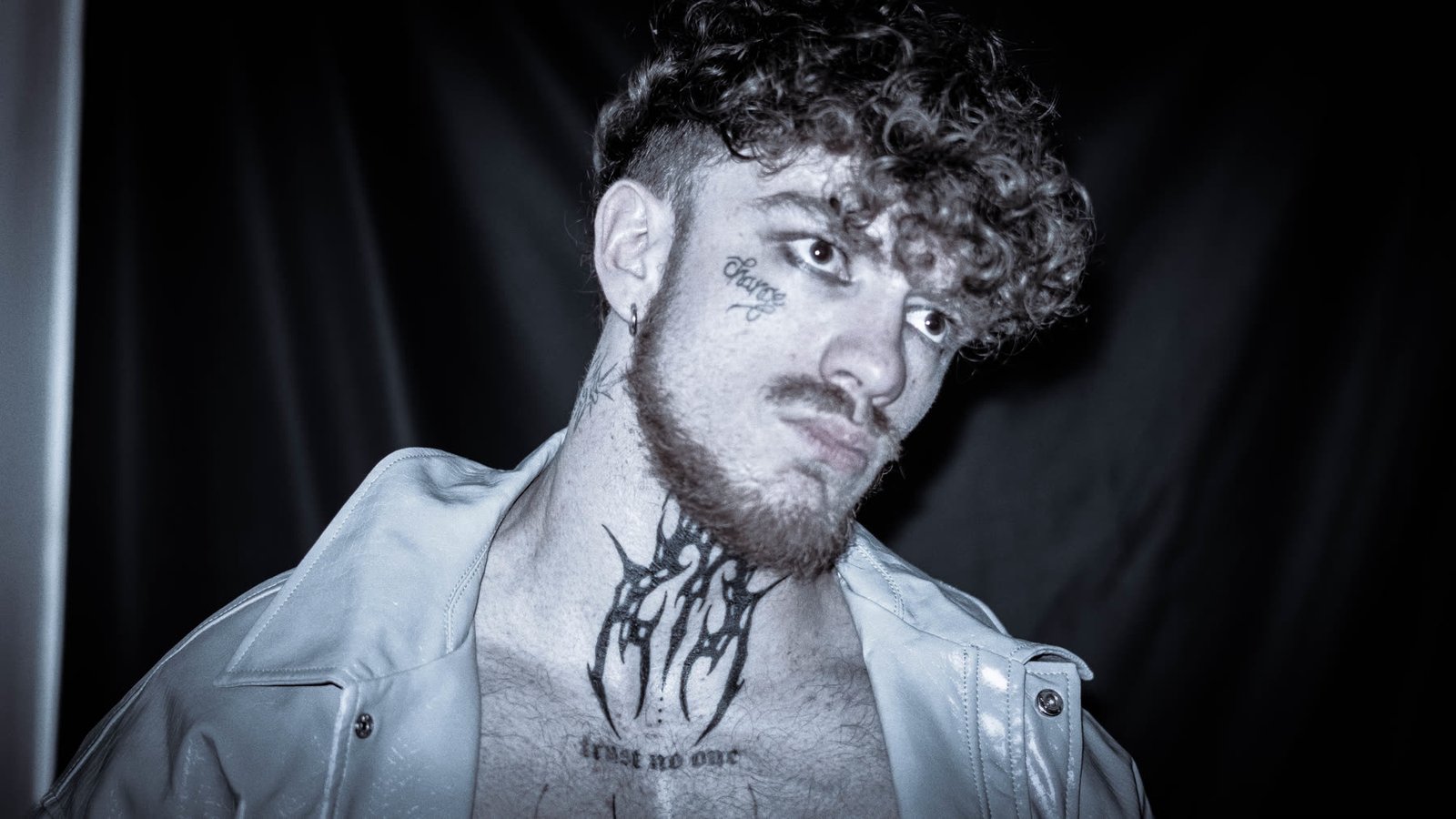 Autoportrait, lumière froide